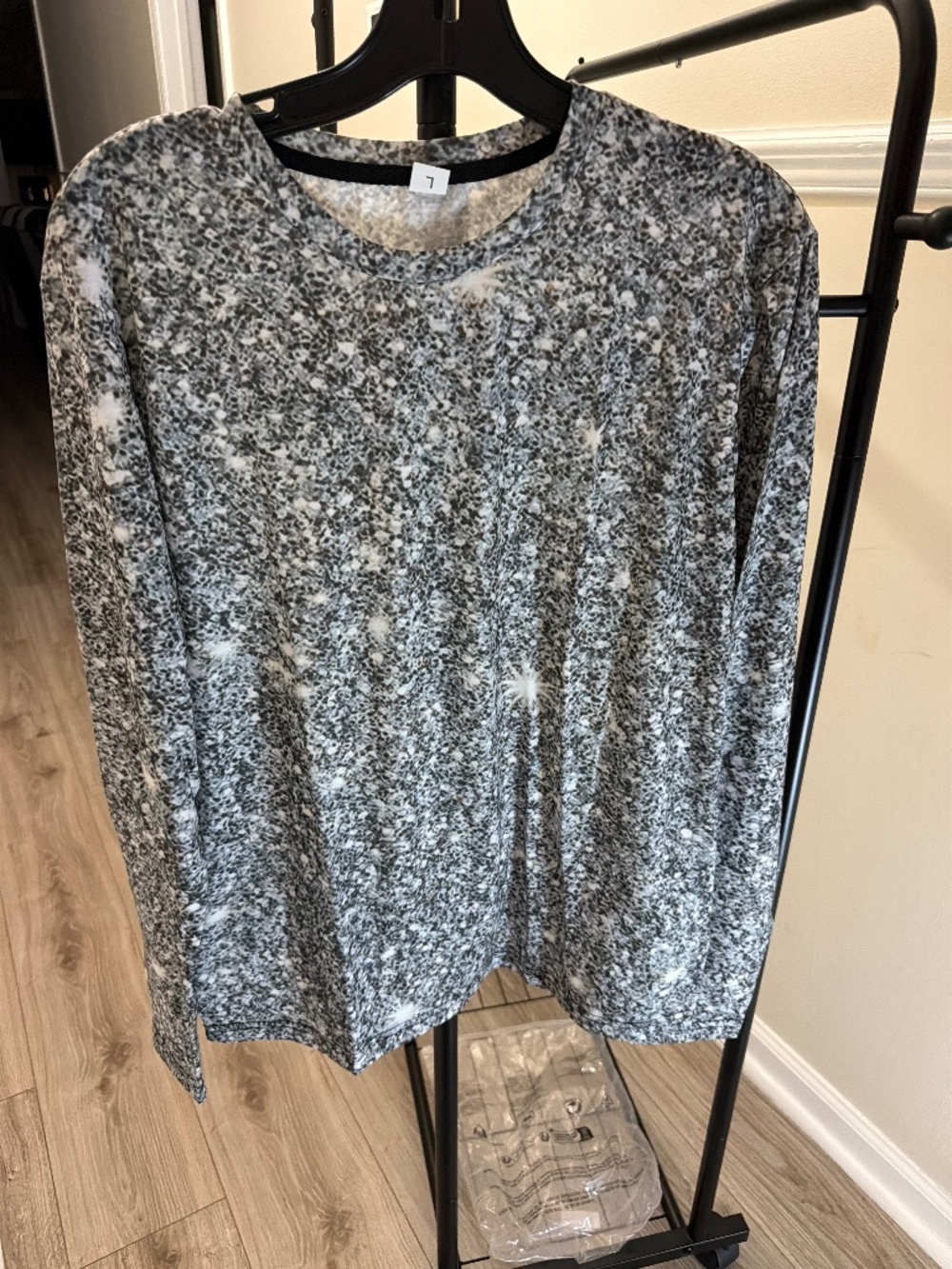 Long sleeve nit shirt screen print